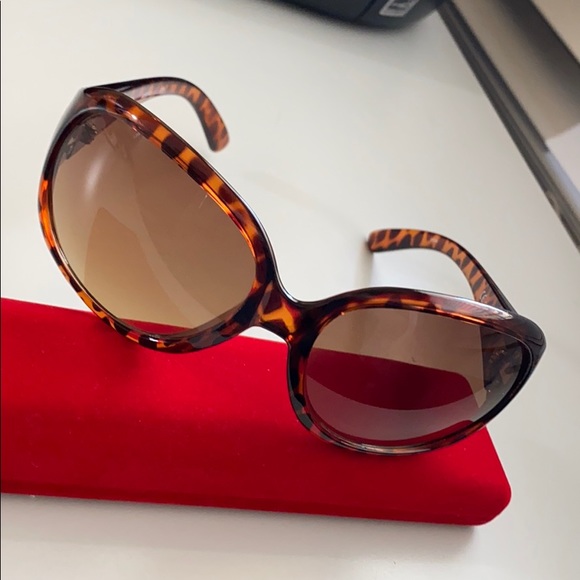 Sunglasses - Picture 2 of 8